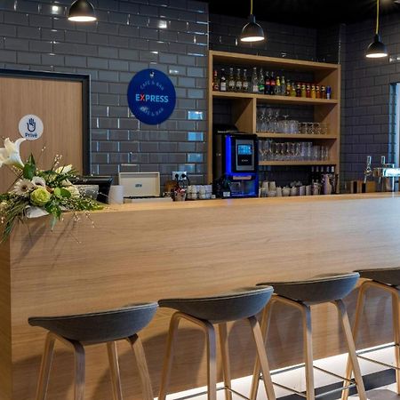 尼斯大阿里纳斯智选假日酒店 外观 照片