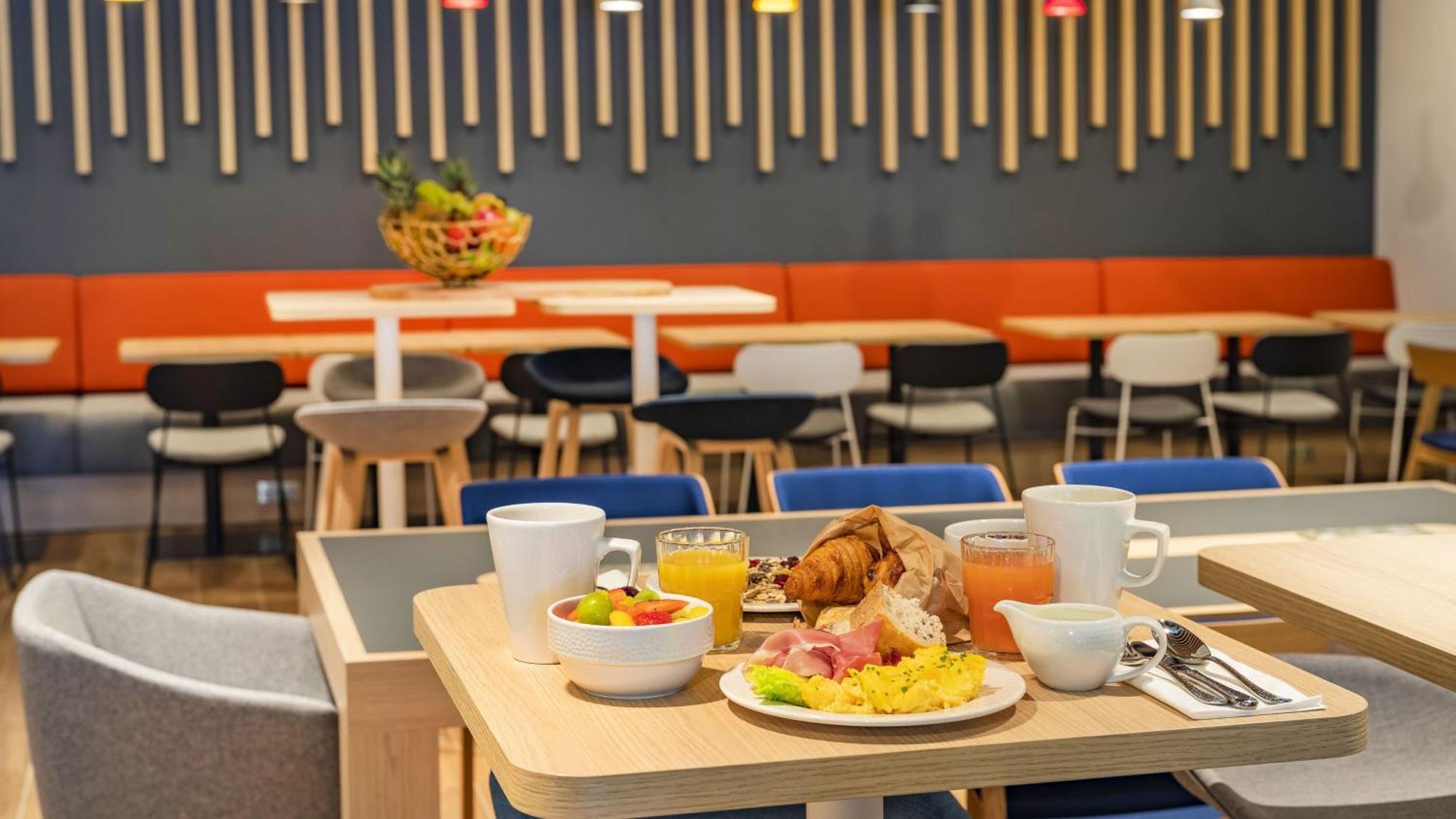 尼斯大阿里纳斯智选假日酒店 外观 照片